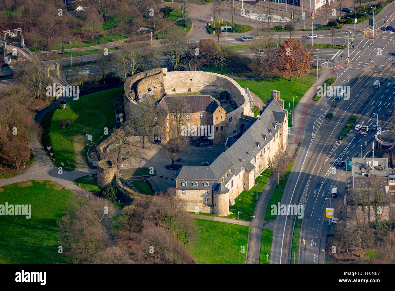 Luftaufnahme, Schloss Broich Mülheim, Restauration, historische Burg, Schloss, Mülheim an der Ruhr, Ruhrgebiet, Nordrhein-Westfalen Stockfoto