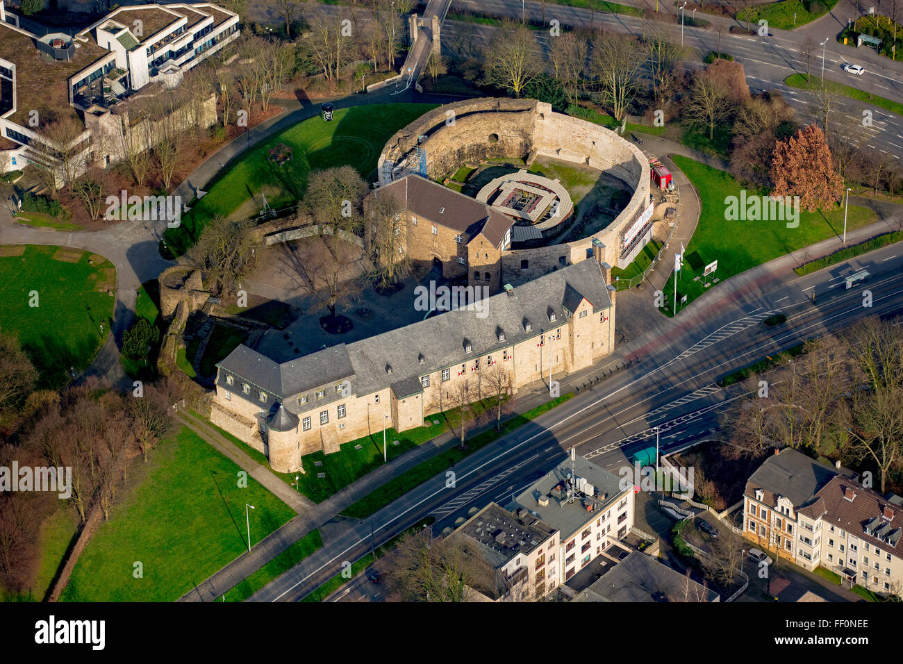 Luftaufnahme, Schloss Broich Mülheim, Restauration, historische Burg, Schloss, Mülheim an der Ruhr, Ruhrgebiet, Nordrhein-Westfalen Stockfoto