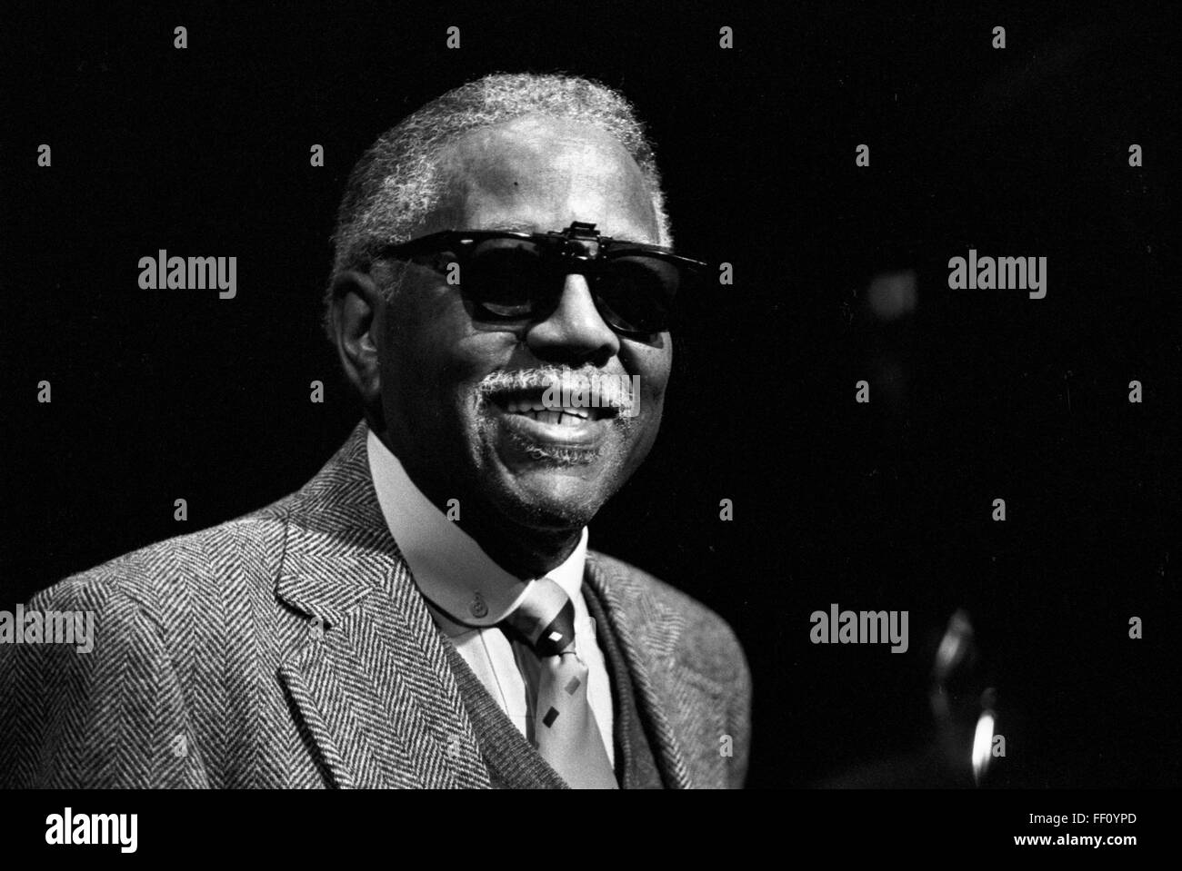 Roy Eldridge während einer Sitzung in New York City. Dieses Ereignis wurde 1985 am Weinberg Theater in New York City, eine Hommage an die legendäre Jimmy Ryan Jazzclub. Dieser Sitzung erschien 1998 unter dem Titel Spanky und Roy. Stockfoto