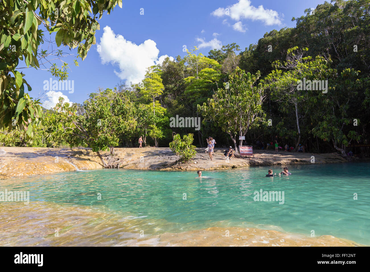 Am Sa Morakot Emerald Pool, Provinz Krabi, Thailand Stockfoto