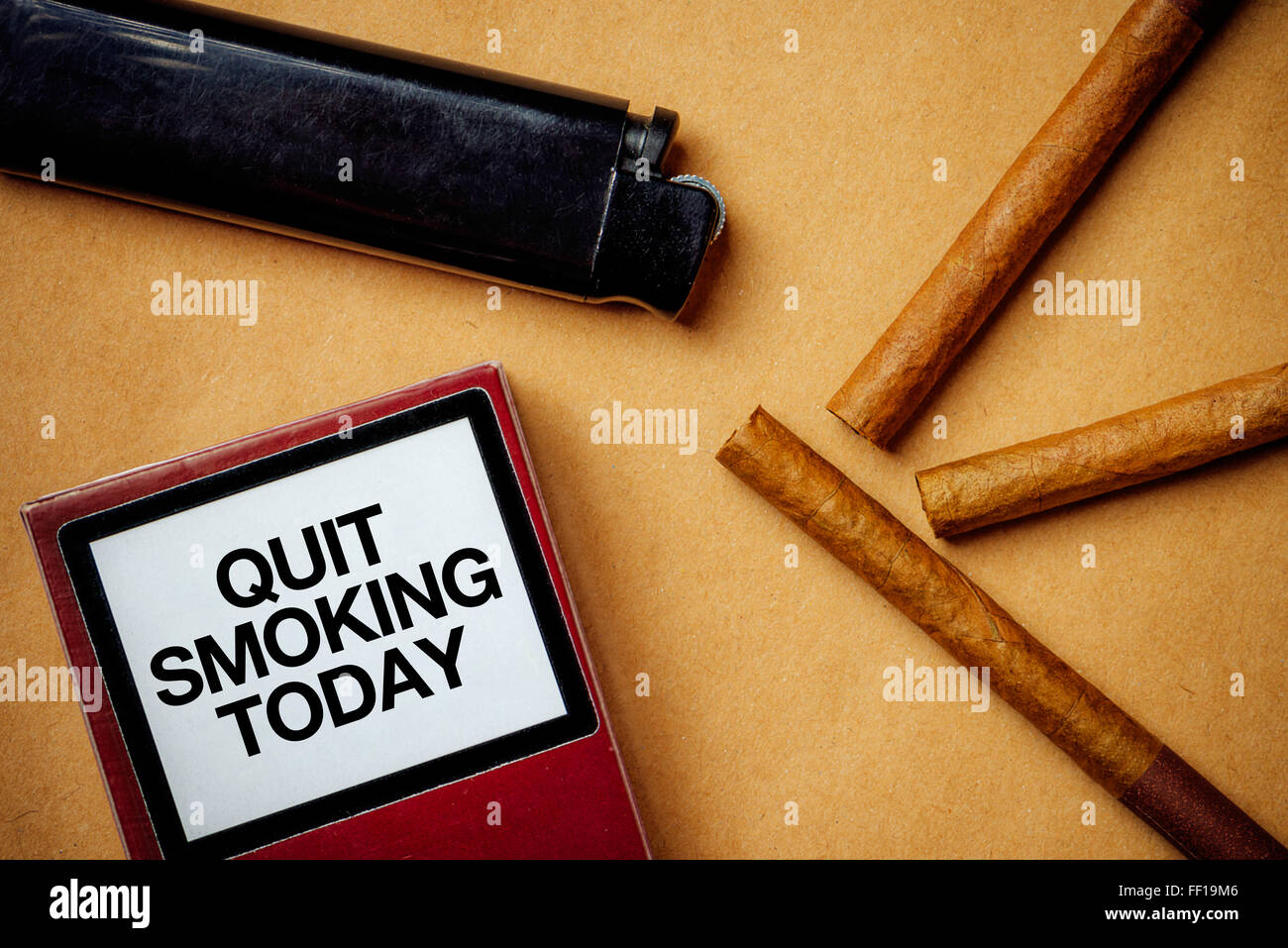 Rauchen Zigaretten sucht und Thema Gesundheitskonzept, flach legen Anordnung beenden rauchen heute allgemeine Meldung Stockfoto