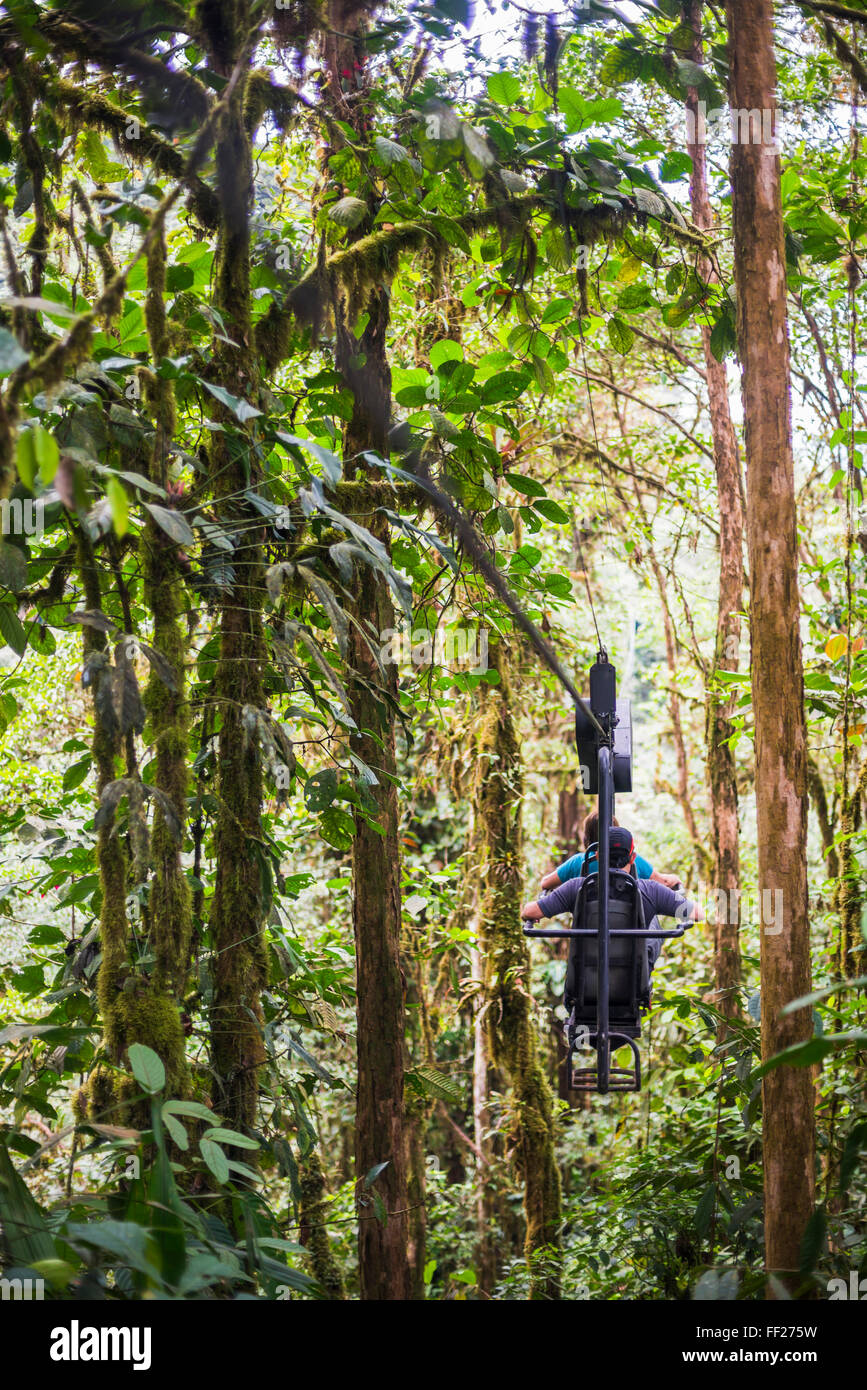 Mashpi RModge Sky Bike in Choco Rainforest, eine Fläche von CRMoud Wald in der Provinz Pichincha von Ecuador, Südamerika Stockfoto