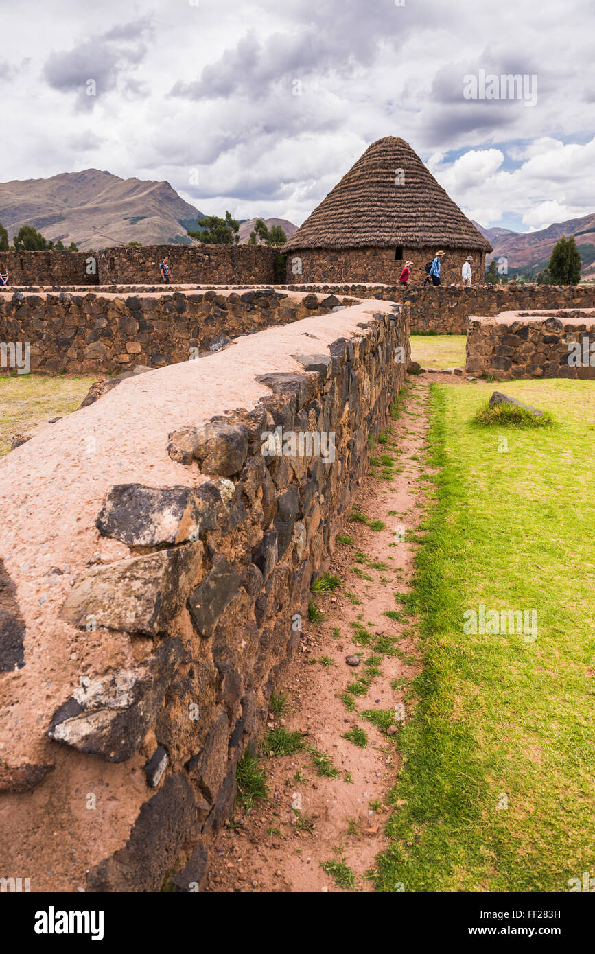 Raqchi, ein ArchaeoRMogicaRM Inkastätte in Cusco Region, Peru, Südamerika Stockfoto