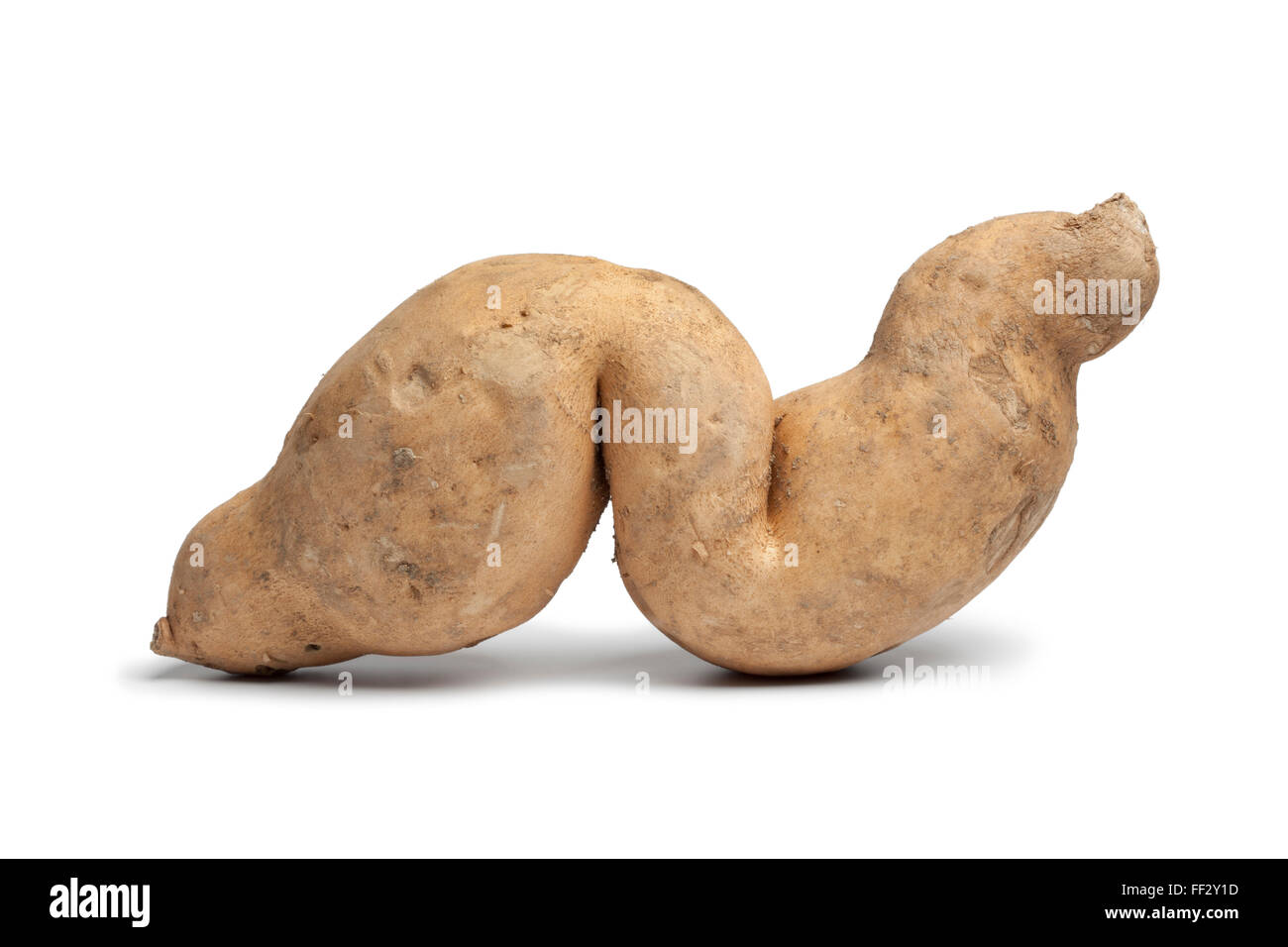 Süßkartoffeln in einer speziellen Form auf weißem Hintergrund Stockfoto