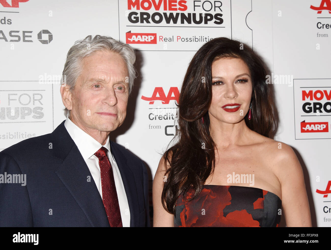 CATHERINE ZETA-JONES und Ehemann Michael Douglas im Februar 2016. Foto Jeffrey Mayer Stockfoto