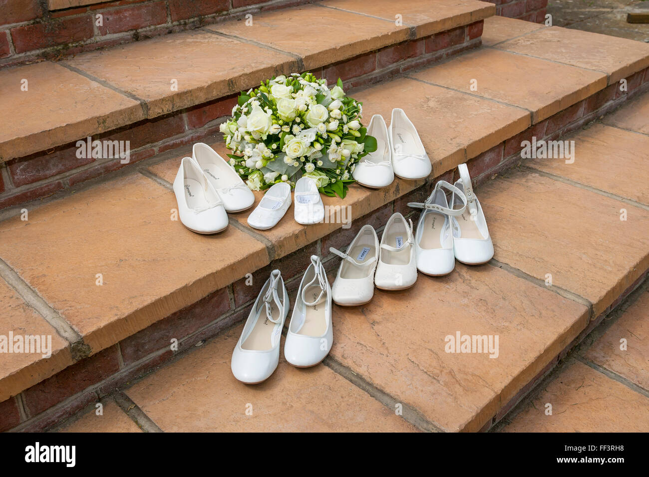 Viele gemischte Brautschuhe Stockfoto