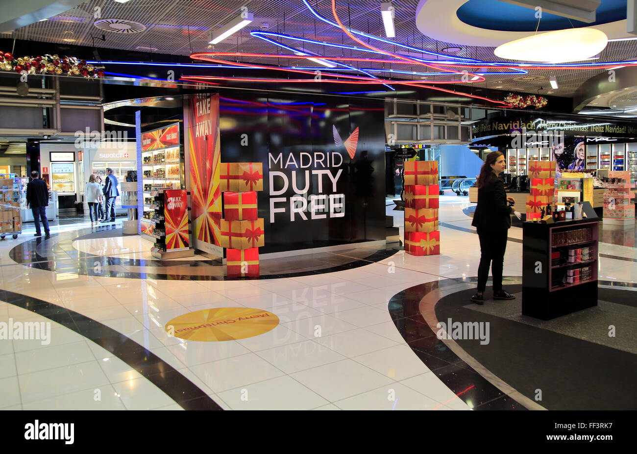 Duty Free shopping am Flughafen Adolfo Suárez Madrid-Barajas, Madrid, Spanien Stockfoto