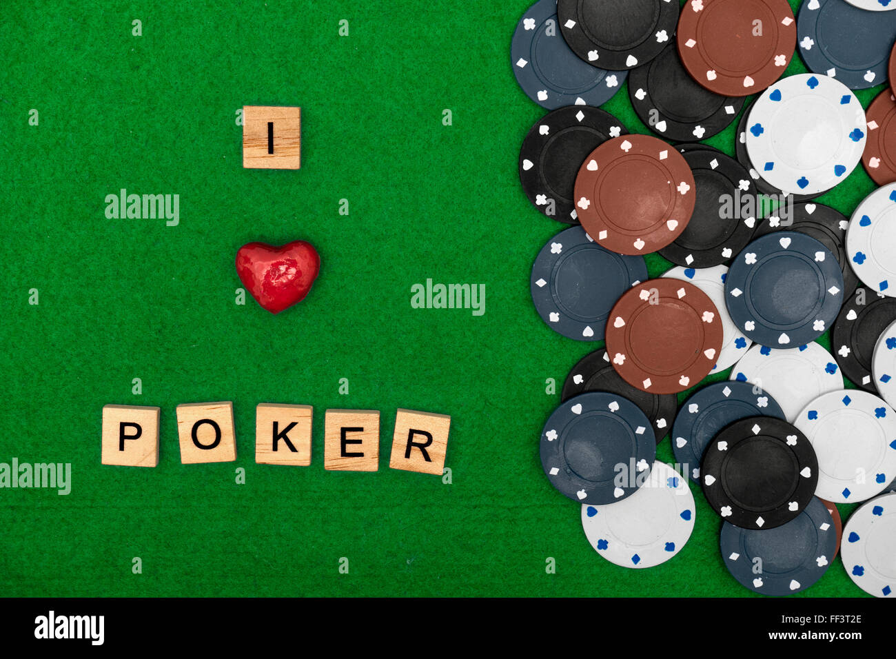 Ich liebe Poker Konzept auf grünem Hintergrund Stockfoto