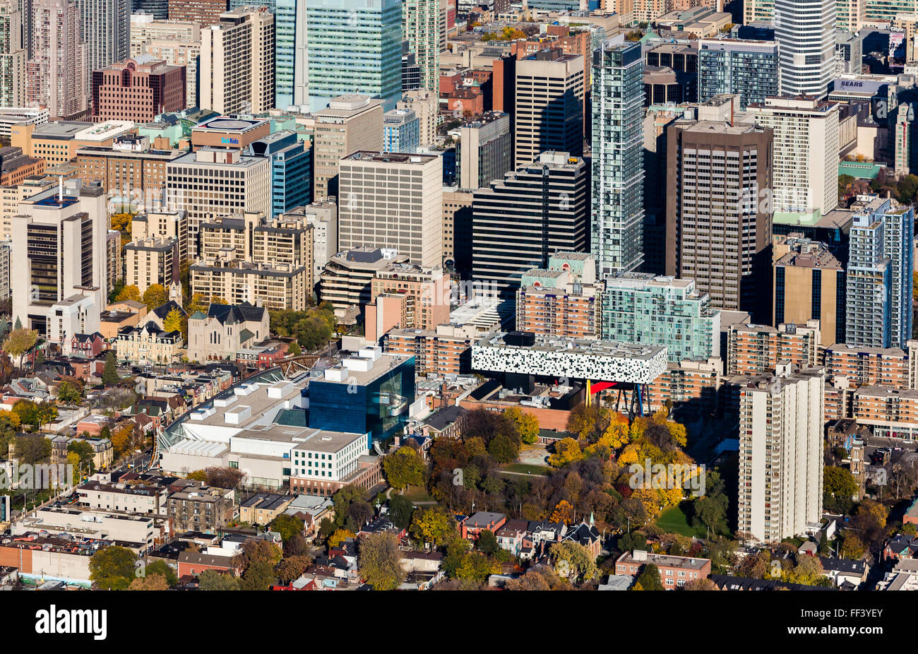 Luftaufnahme der Innenstadt von Toronto, einschließlich der Art Gallery of Ontario, AGO und Ontario College of Art und Design, OCAD. Stockfoto