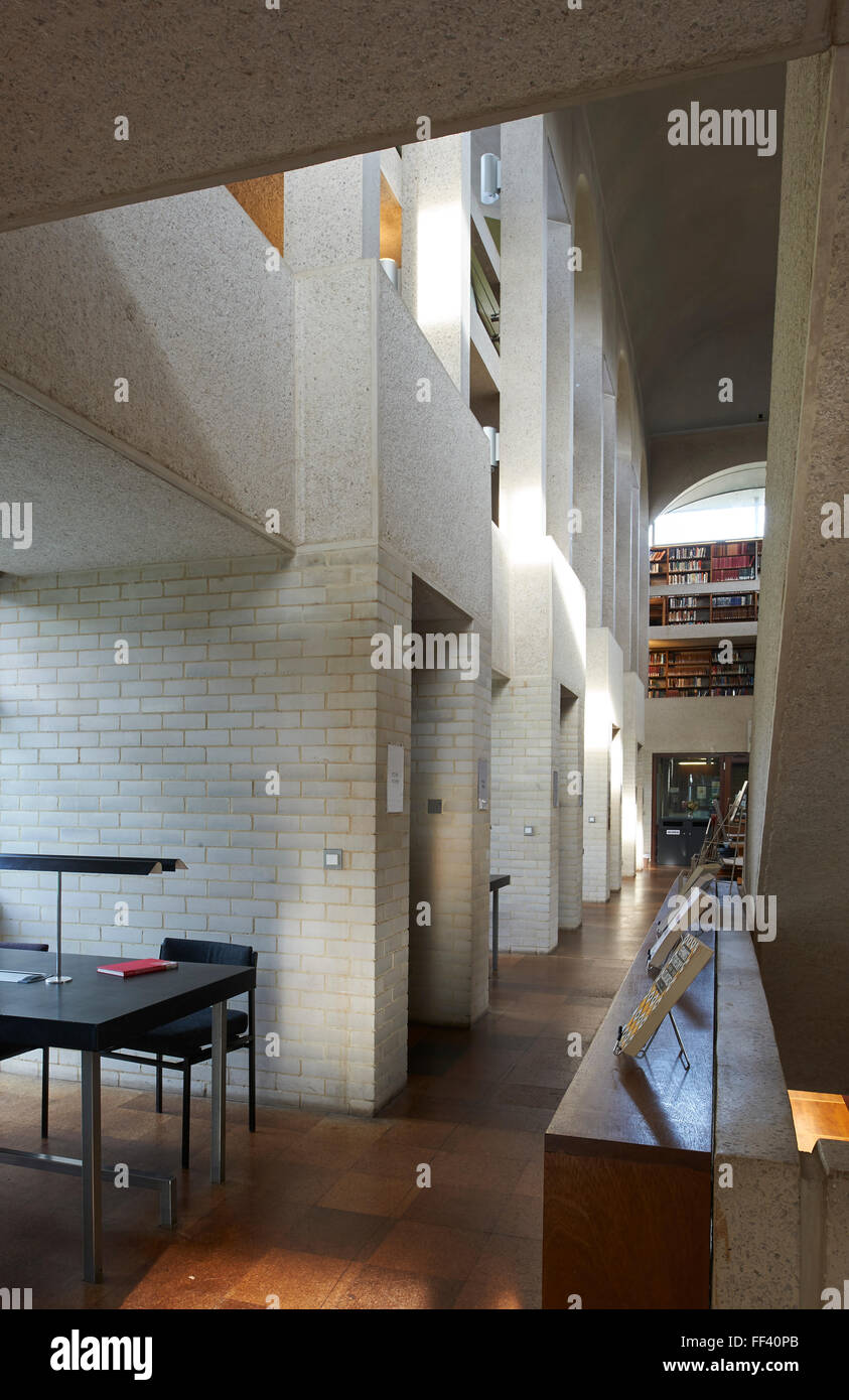 Detail der Bibliothek am Murray Edwards College, Cambridge Designed by Chamberlin, Powell und Bon Stockfoto