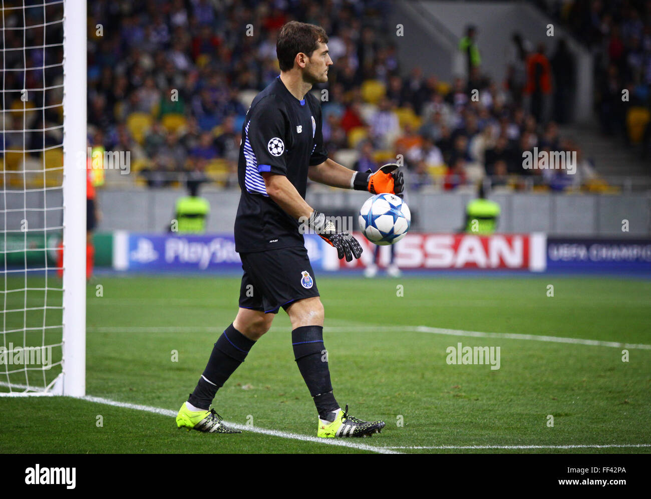 Kiew, UKRAINE - 16. September 2015: Torhüter Iker Casillas des FC Porto in Aktion während der UEFA-Champions-League-Spiel gegen FC Stockfoto