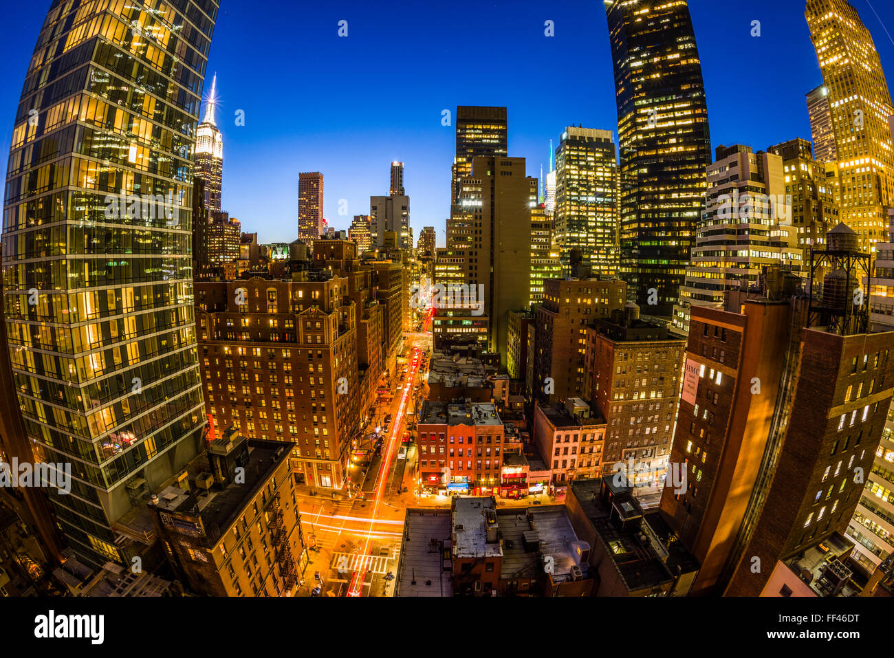 Mit Blick auf das Empire State Building vom 39. und Lexington in Dämmerung, Manhattan, New York City, New York, USA Stockfoto