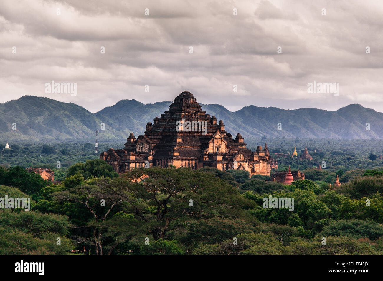 Dhammayangyi Tempel Landschaft. Bagan. Myanmar. Stockfoto