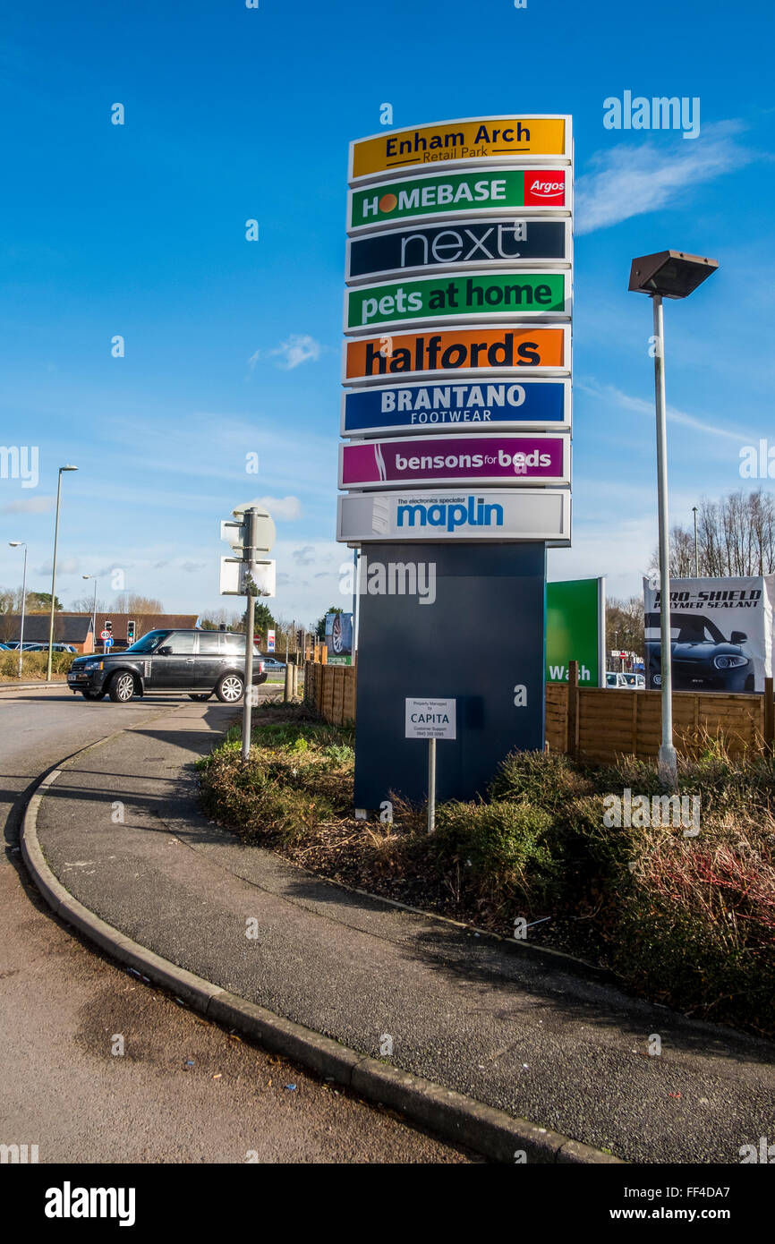 Enham Arch Retail Park, Andover, Hampshire Stockfoto