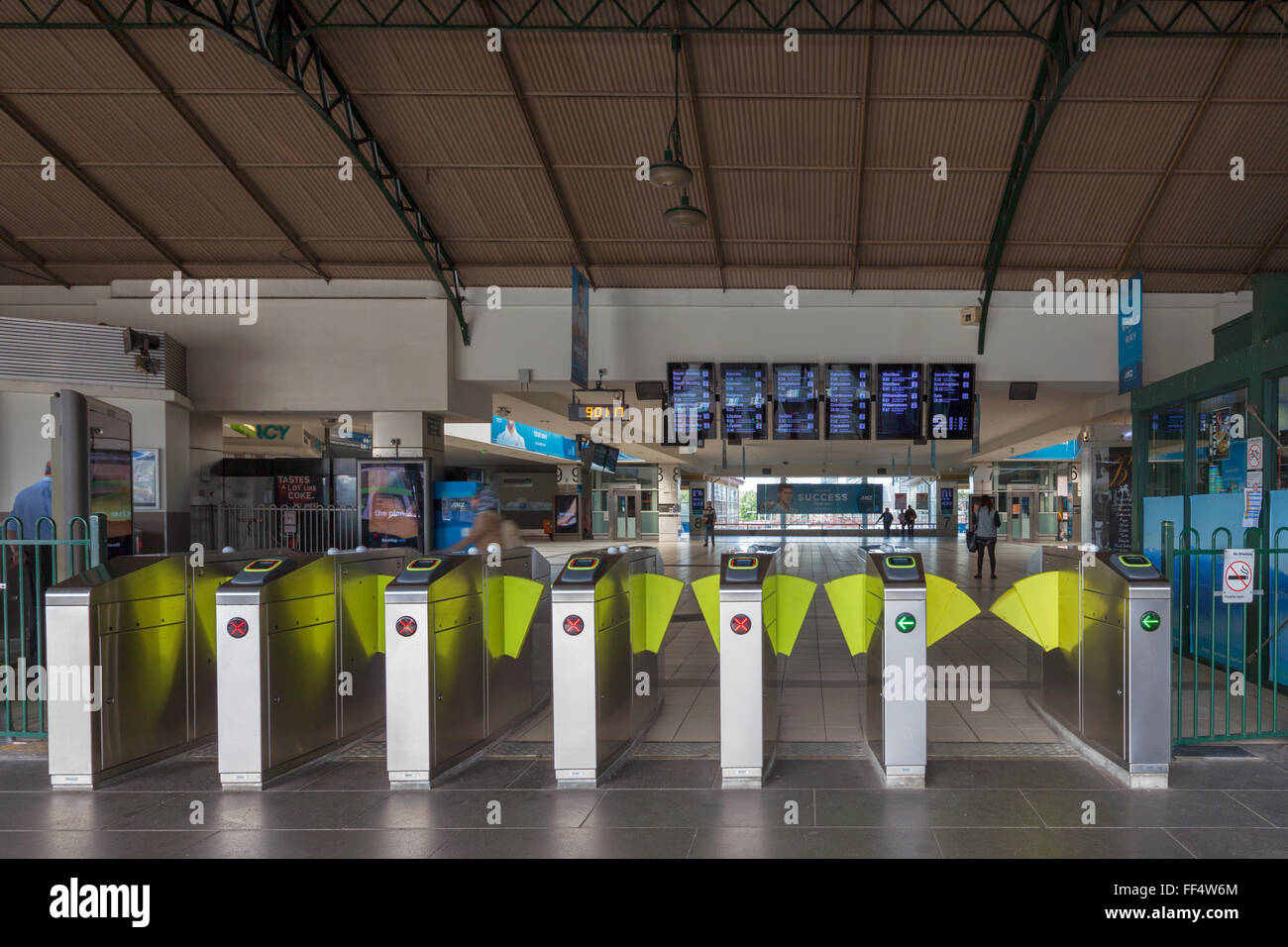 MELBOURNE - 31. Januar 2016: Flinders Street Railway Station Eingang Tore Nahaufnahme. Stockfoto