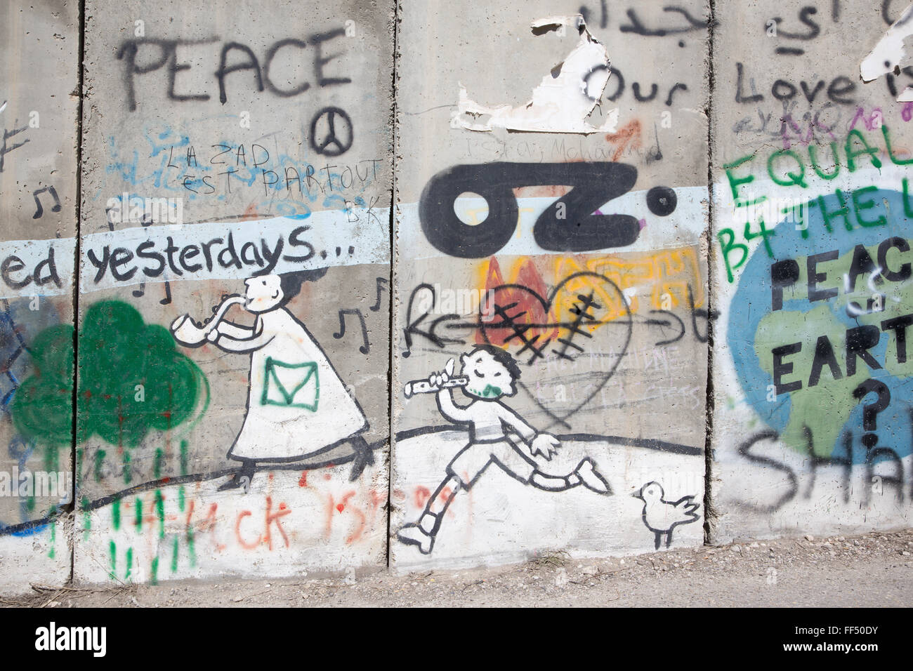 BETHLEHEM, ISRAEL - 6. März 2015: Detail des Graffiti auf der Sperrmauer. Stockfoto
