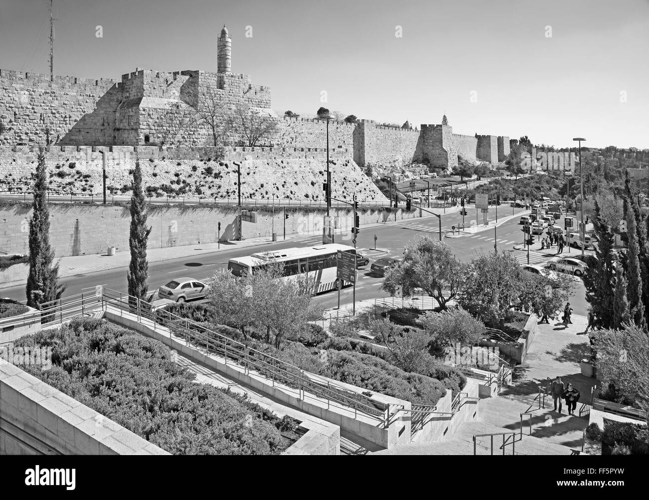 JERUSALEM, ISRAEL - 5. März 2015: Der Turm Davids und West Teil der alten Stadtmauer Stockfoto