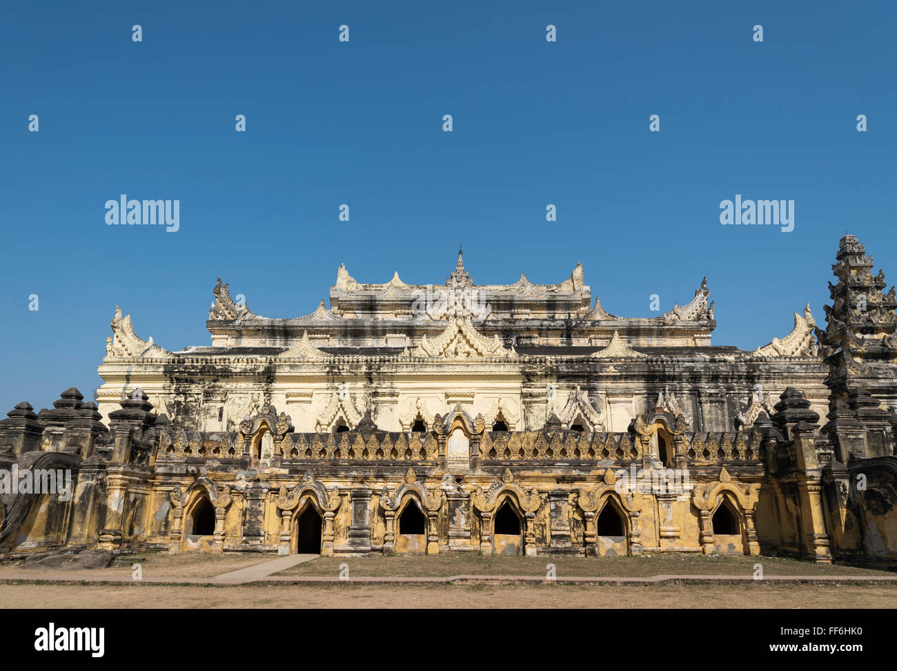 Maha Aungmye Bonzan (Mahar Aung Mye Bon San) Kloster, Inwa in der Nähe von Mandalay, Birma (Myanmar) Stockfoto