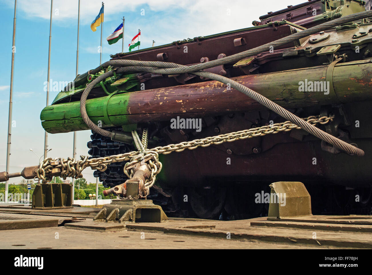 5. belarussischen militärische Ausstellung MILEX 2009 - Mai 2009.Tank t-72 auf Hänger. Stockfoto