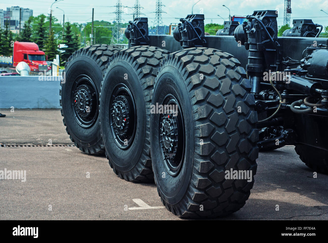 5. belarussischen militärische Ausstellung MILEX 2009 - Mai 2009. Heavy-Duty Fahrwerk und Antriebsstrang, Antriebswellen und LKW Reduzierstücke. Stockfoto