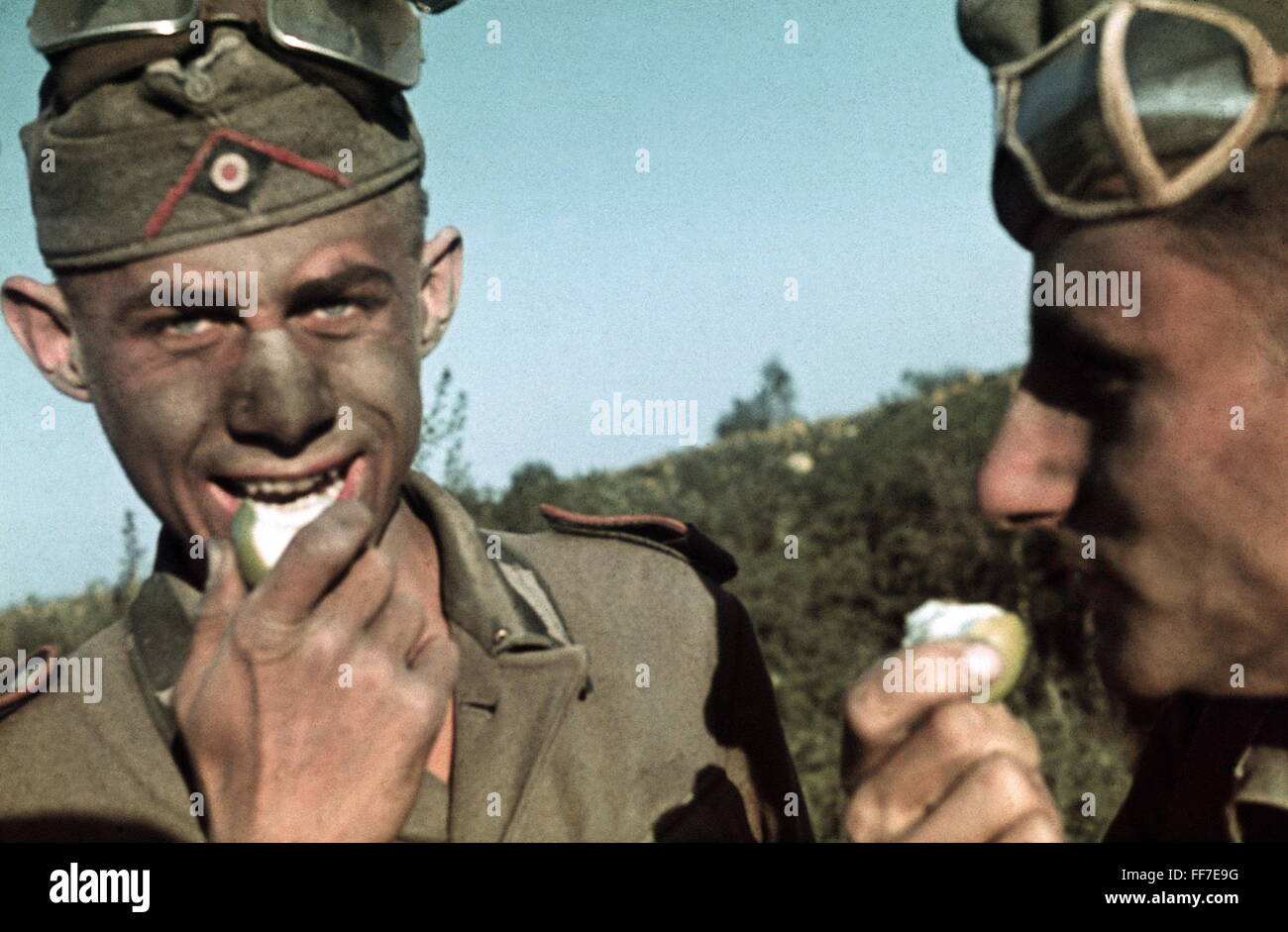 Veranstaltungen, Zweiter Weltkrieg, Russland 1942 / 1943, Nogai Steppe, Deutsche Soldaten in der Pause, Sommer 1942, Zusatzrechte-Clearences-nicht verfügbar Stockfoto