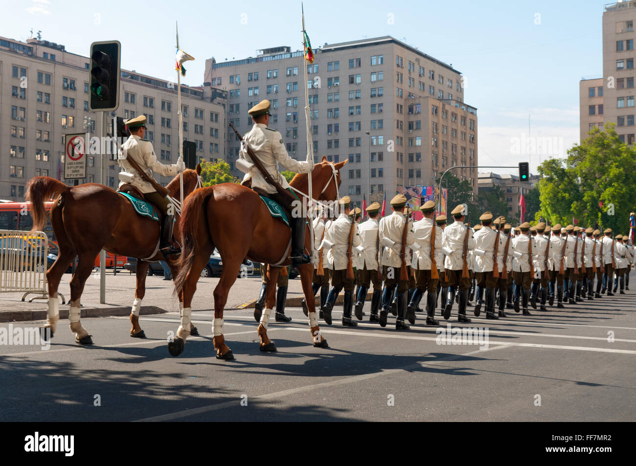 Zeremonielle Wachablösung am Palacio De La Moneda in Santiago de Chile. Stockfoto