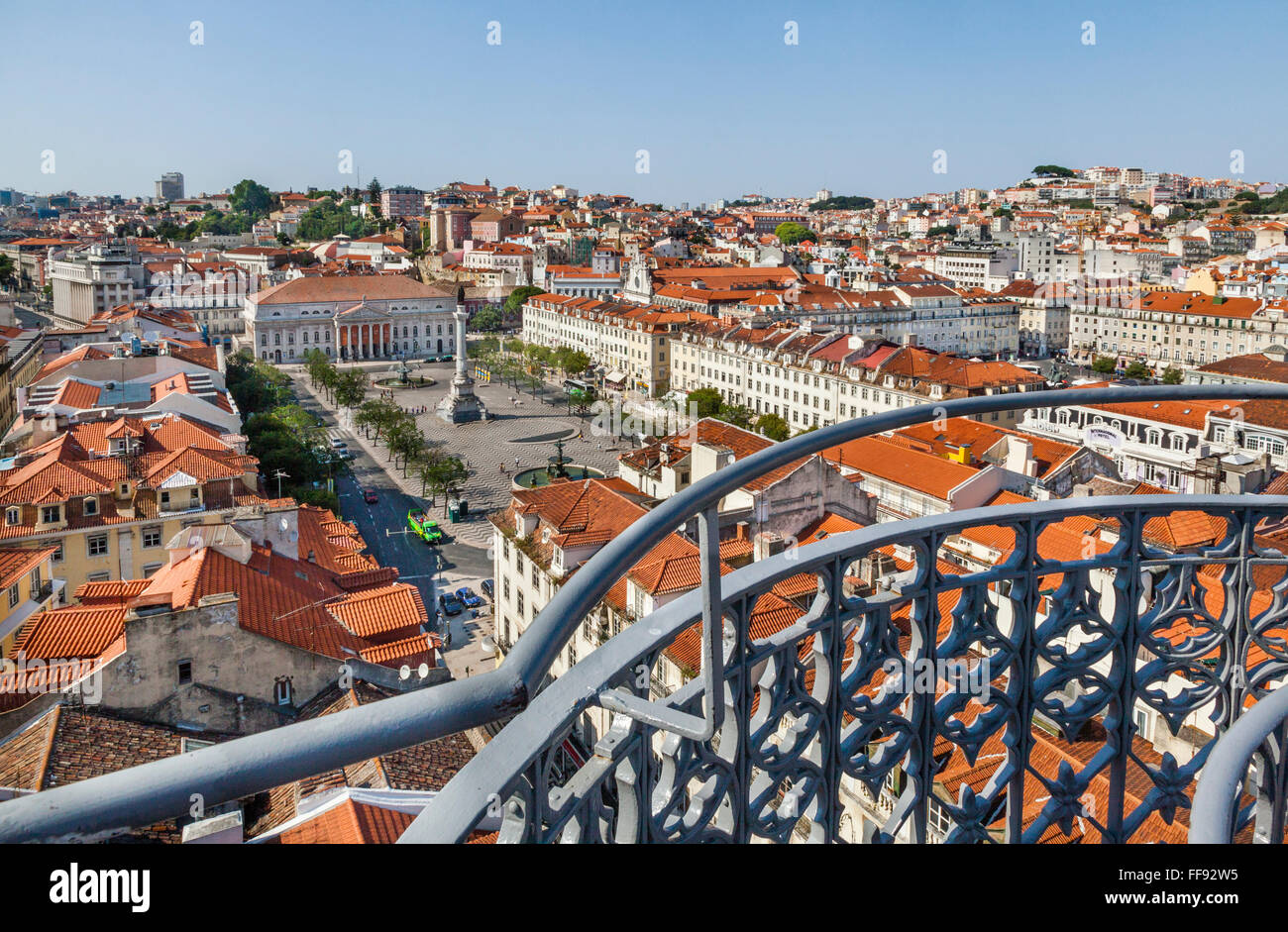 Portugal, Lissabon, Blick auf Pedro IV Platz von der oberen Ebene Terrasse Santa Justa Aufzug Stockfoto