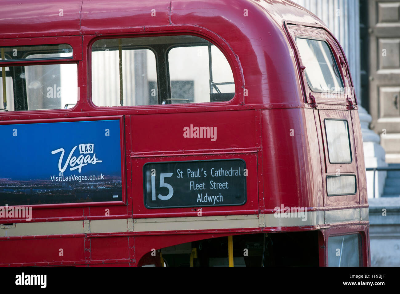 Nummer 15 Routemaster Bus außerhalb St. Pauls top Stockfoto