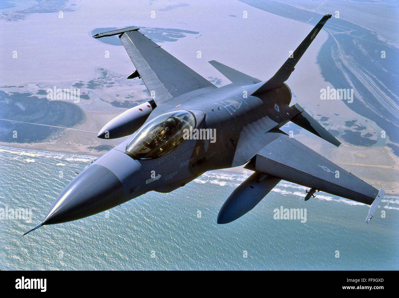 Modernes Kampfflugzeug f-16 Fighting Falcon Stockfoto