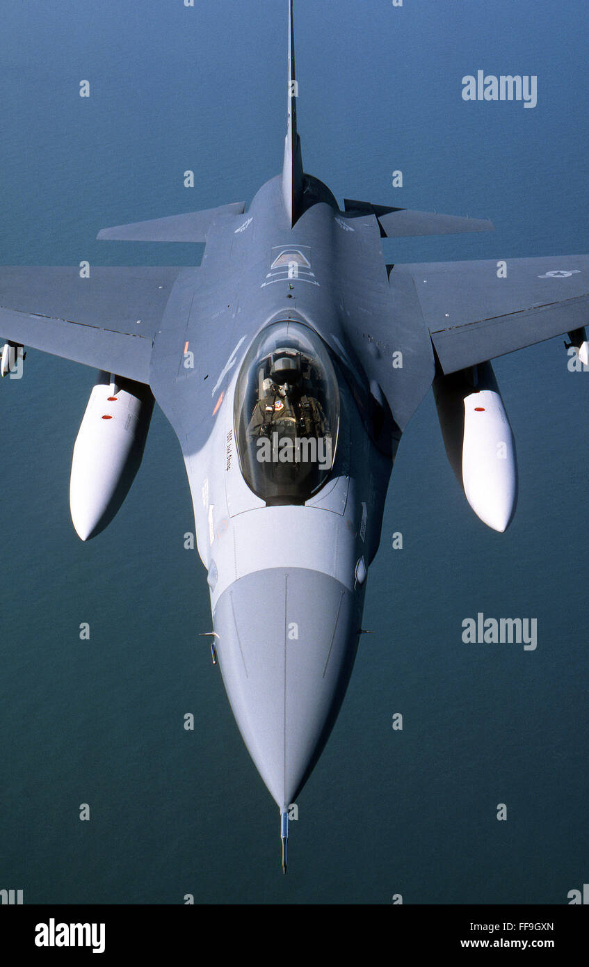 Modernes Kampfflugzeug f-16 Fighting Falcon Stockfoto