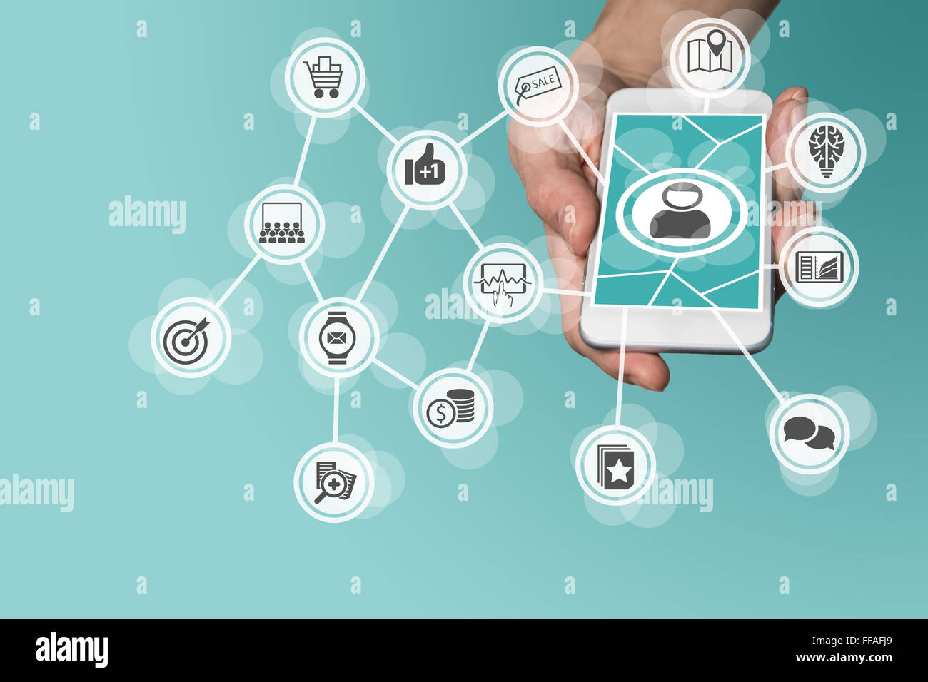 Online-mobile Marketing durch die Nutzung von big Data, Analysen und social-Media. Konzept mit modernen Smartphone zur hand Stockfoto Online-mobile Marketing durch die Nutzung von big Data, Analysen und social-Media. Konzept mit modernen Smartphone zur hand Stockfoto