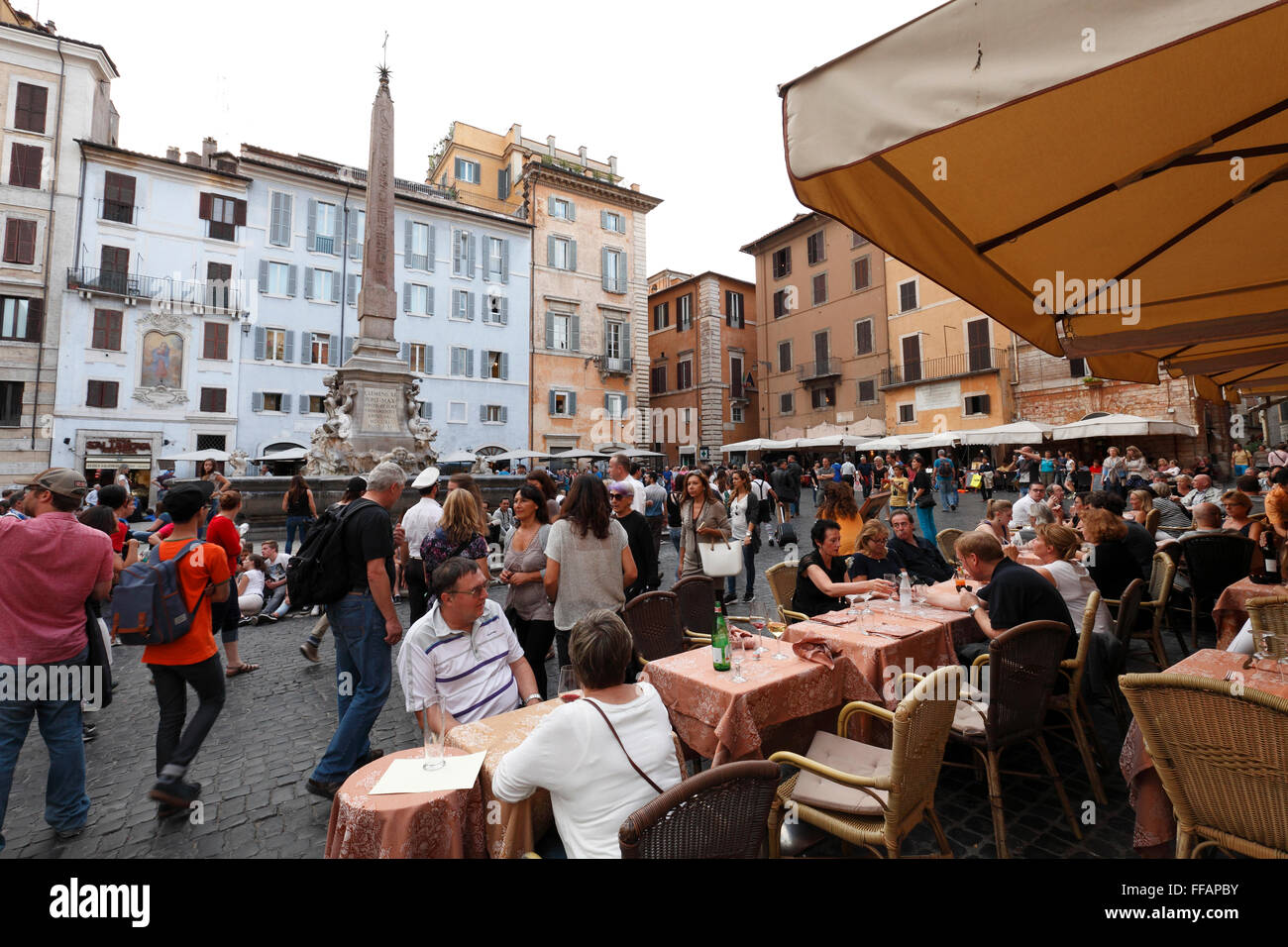 Restaurants auf der Piazza della Rotonda, Rom, Italien Stockfoto
