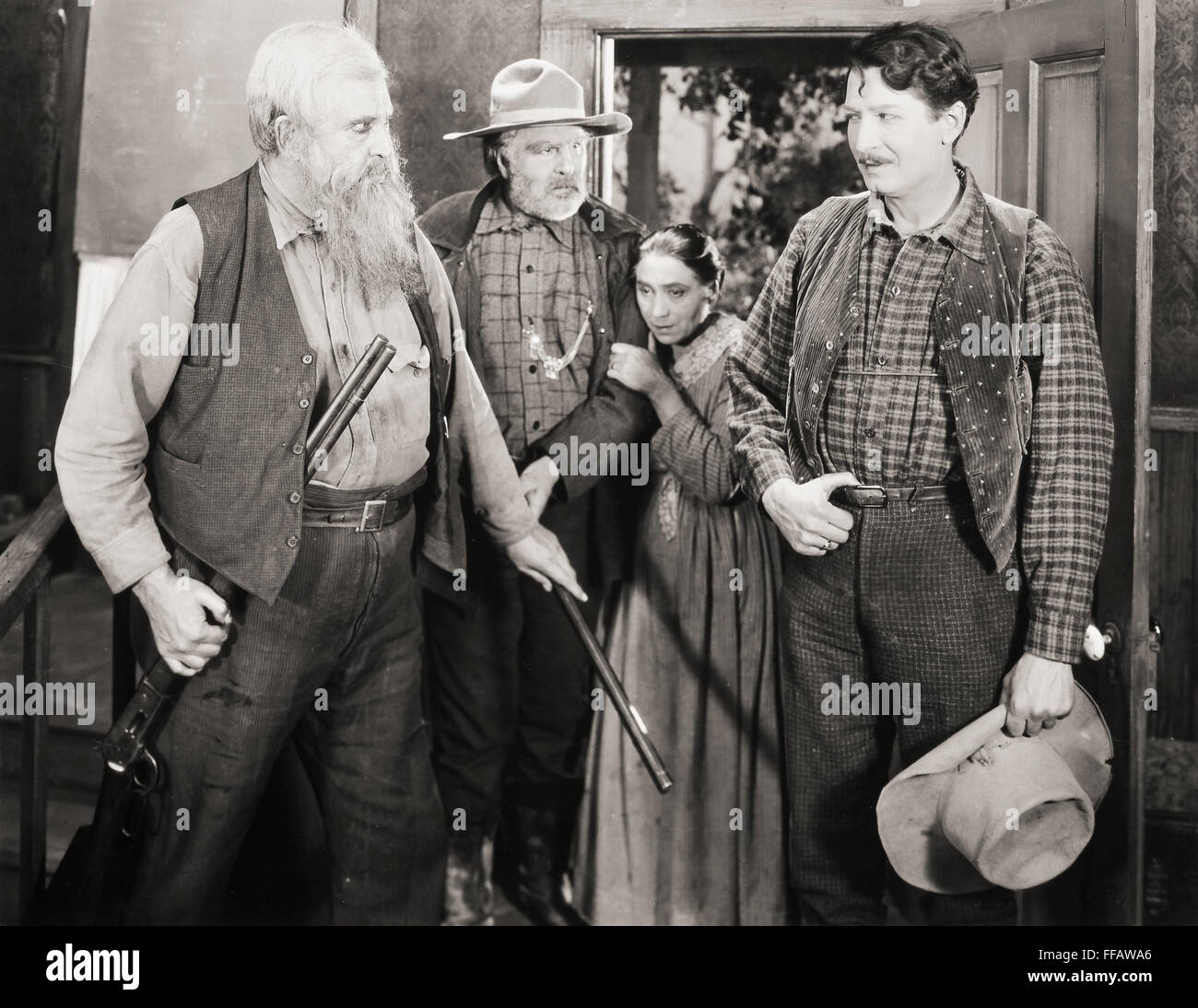 HELL BENT FÜR DEN HIMMEL, 1926. /nJames Marcus, Wilfrid North, Evelyn Selbie und Gayne Whitman in einer Szene aus dem Film. Stockfoto