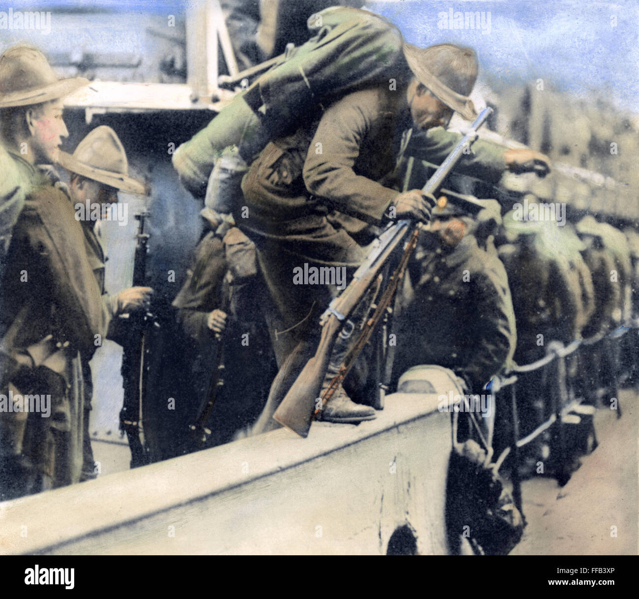 WWI: US-TRUPPEN. /nLanding der 4. Infanterie an Brest, Frankreich, April 1918. Öl über Foto. Stockfoto