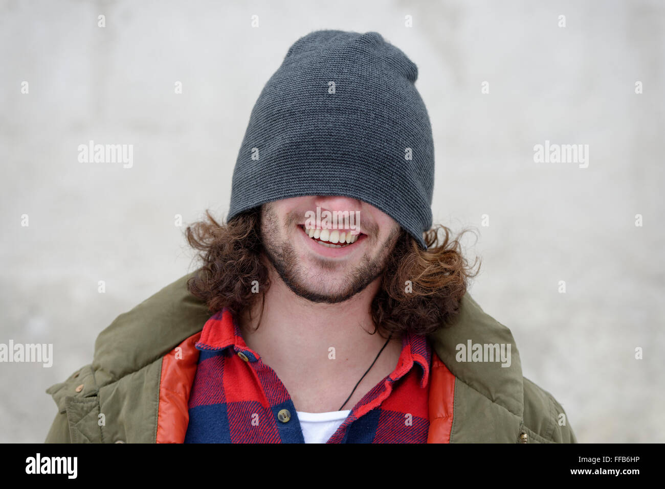 Porträt, Mann, jung, cool mit Kappe, Deutschland Stockfoto