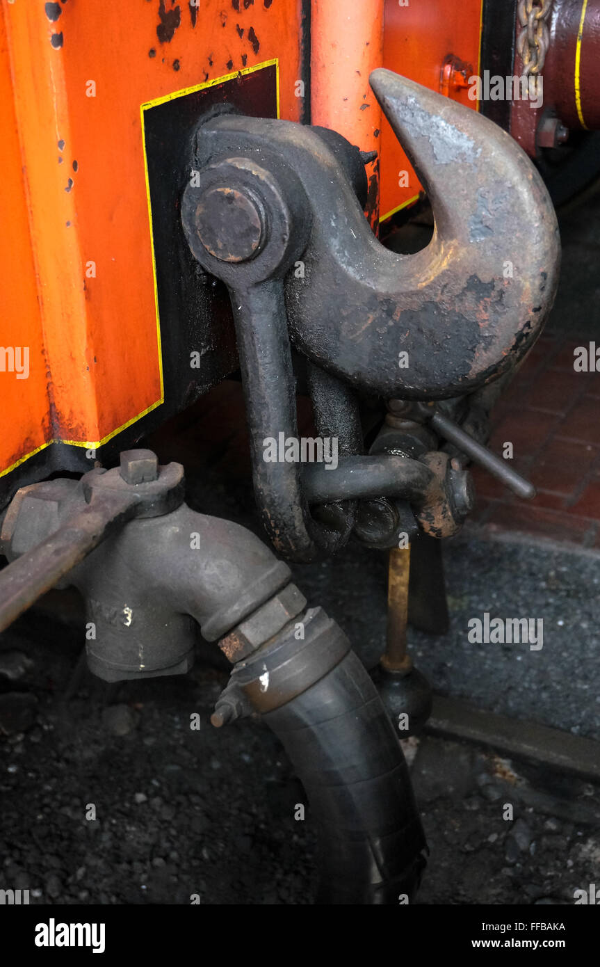 Das Kupplungssystem von einer alten Dampfeisenbahn in Nahaufnahme Stockfoto
