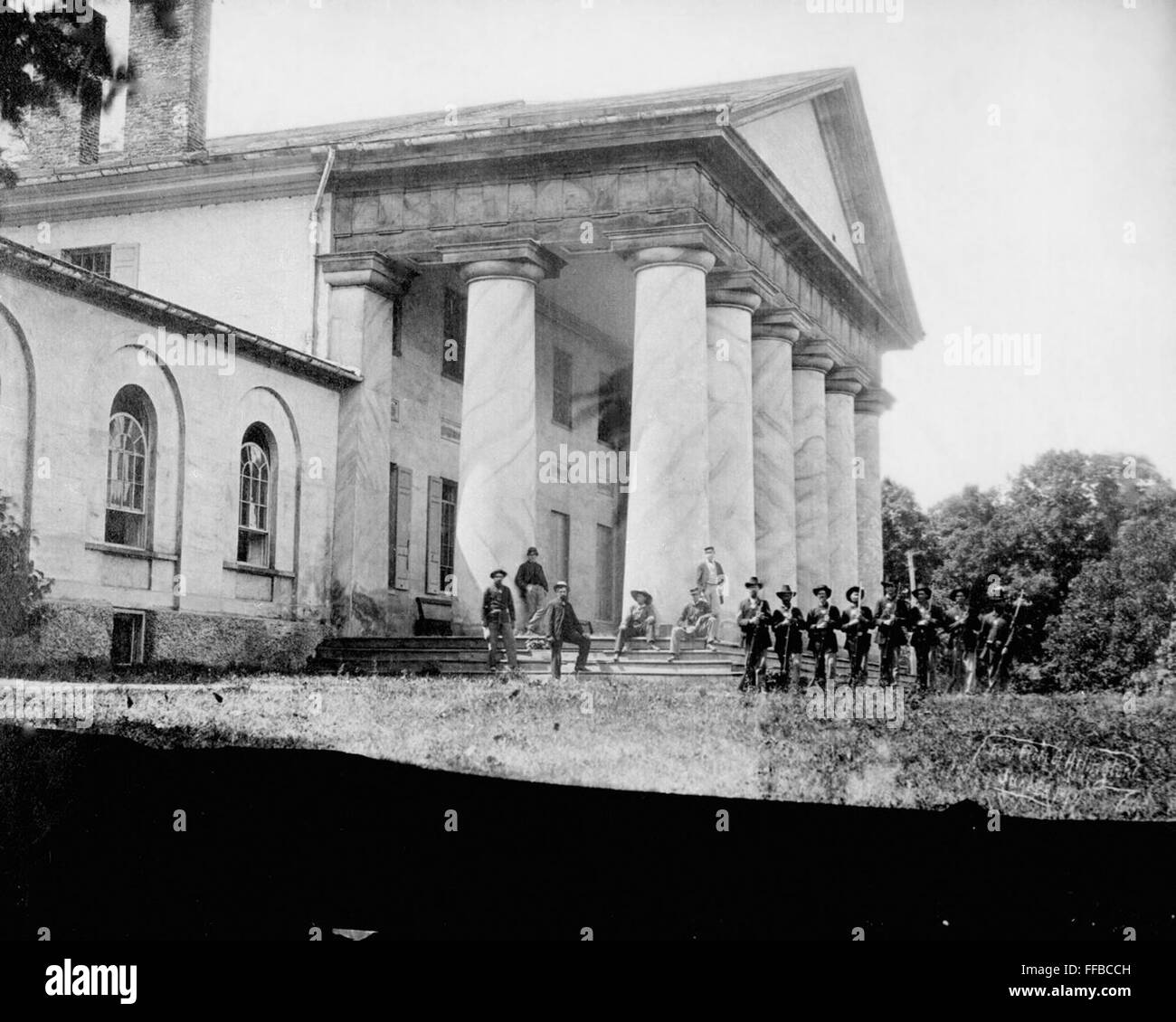 Check spelling or type a new query. Robert E Lee Mansion - Ostfassade Des Arlington Mansion General Robert E Lee Heim Mit Union Soldaten Auf Dem Rasen 28 Juni 1864 Stockfotografie Alamy