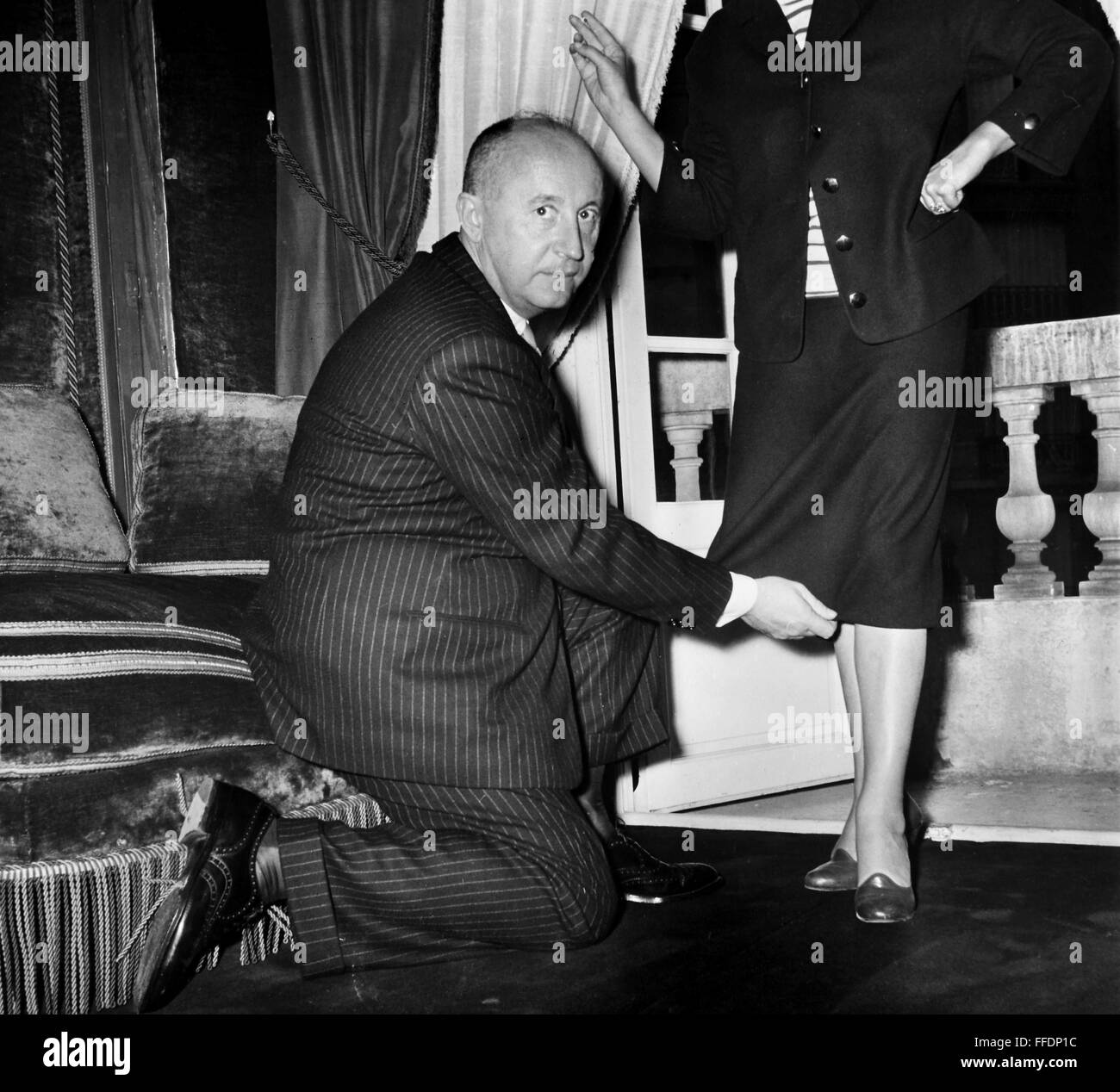 CHRISTIAN DIOR (19051957). /nFrenchModeDesigner. Dior zeigt seine