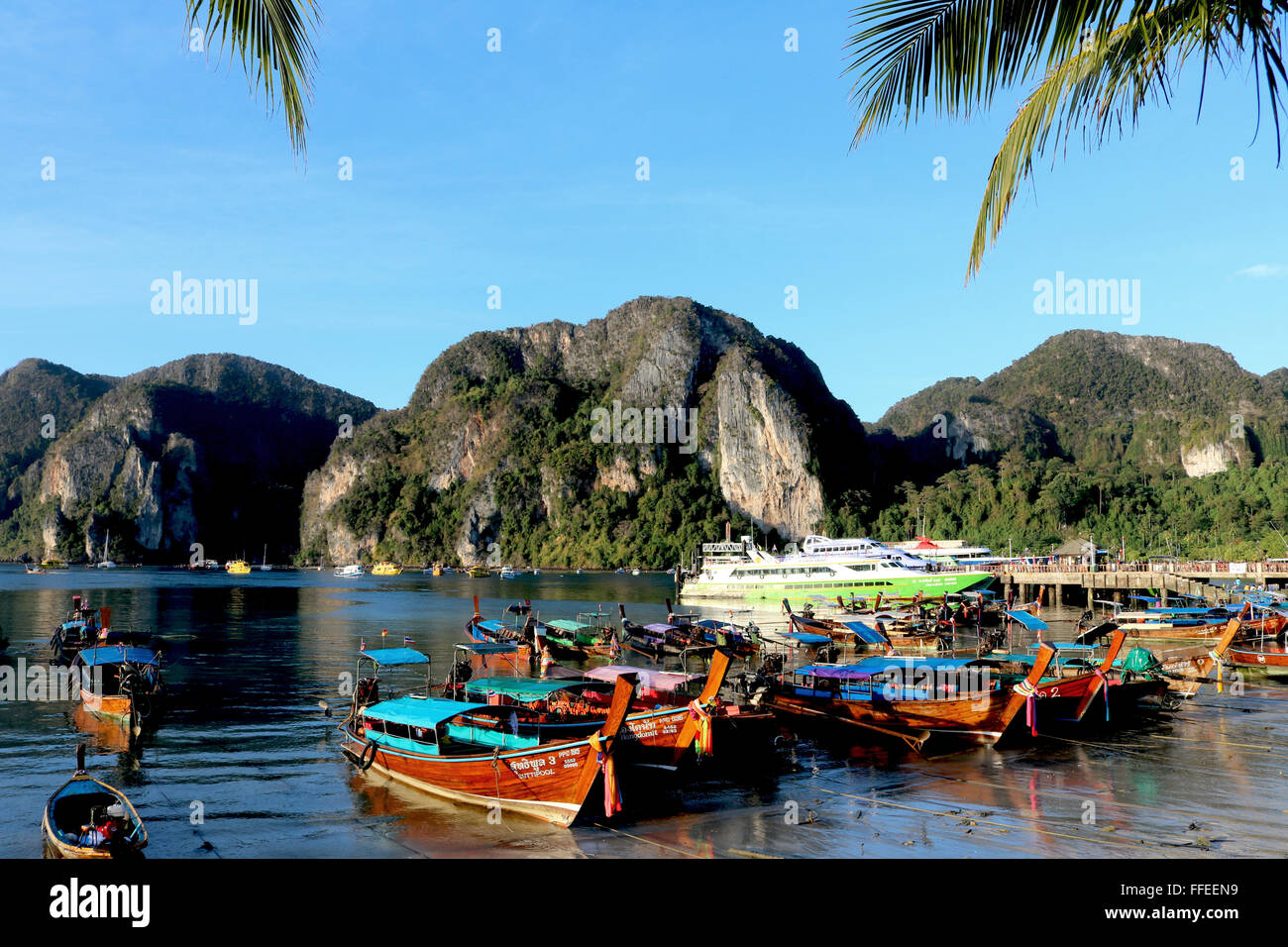 Thailand Krabi Phi Phi Inseln Koh Phi Phi Don Ao Tonsai Adrian Baker Stockfoto