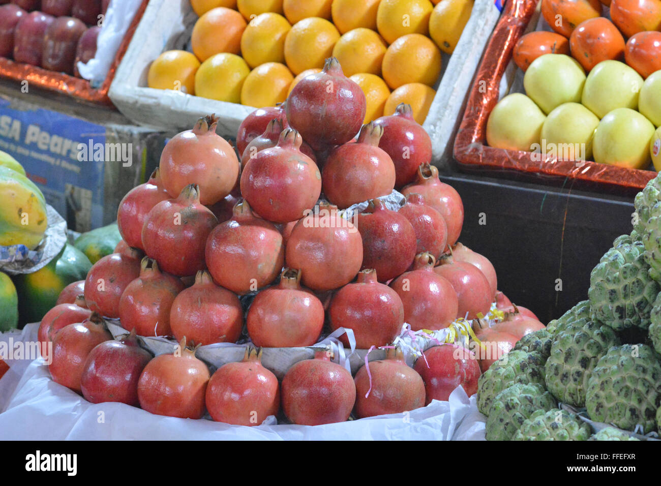 Mumbai, Indien - 19. Oktober 2015 - Obst und Gemüse auf indischen Markt in Mumbai Stockfoto