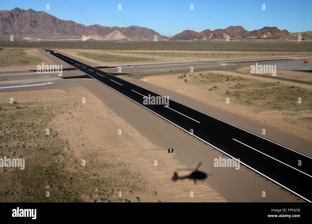 die Hauptbahn bei Boulder City Municipal Airport in der Nähe von Las Vegas, Nevada, USA Stockfoto