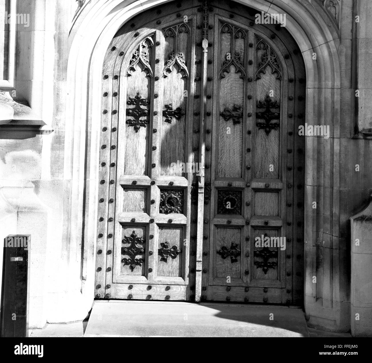 Parlament in London alte Kirchentür und Marmor Antik Wand Stockfoto