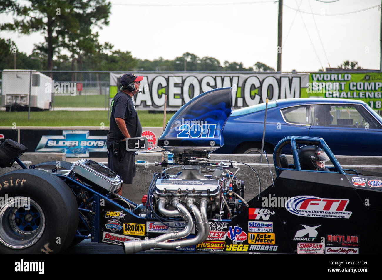 Drag Racer auf der Startlinie Weg Florida Orlando Speed World Race Stockfoto