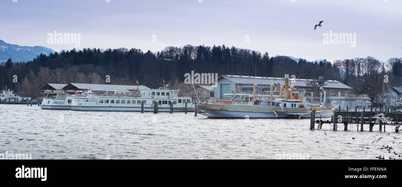 Panoramablick auf See Chiemsee mit Passagier Schiffe Stockfoto
