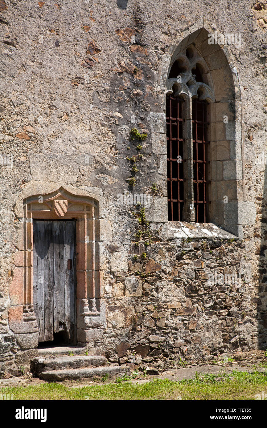 Fassade der Kirche im Dorf von Oradour Sur Glane, Haute Vienne, Frankreich Stockfoto