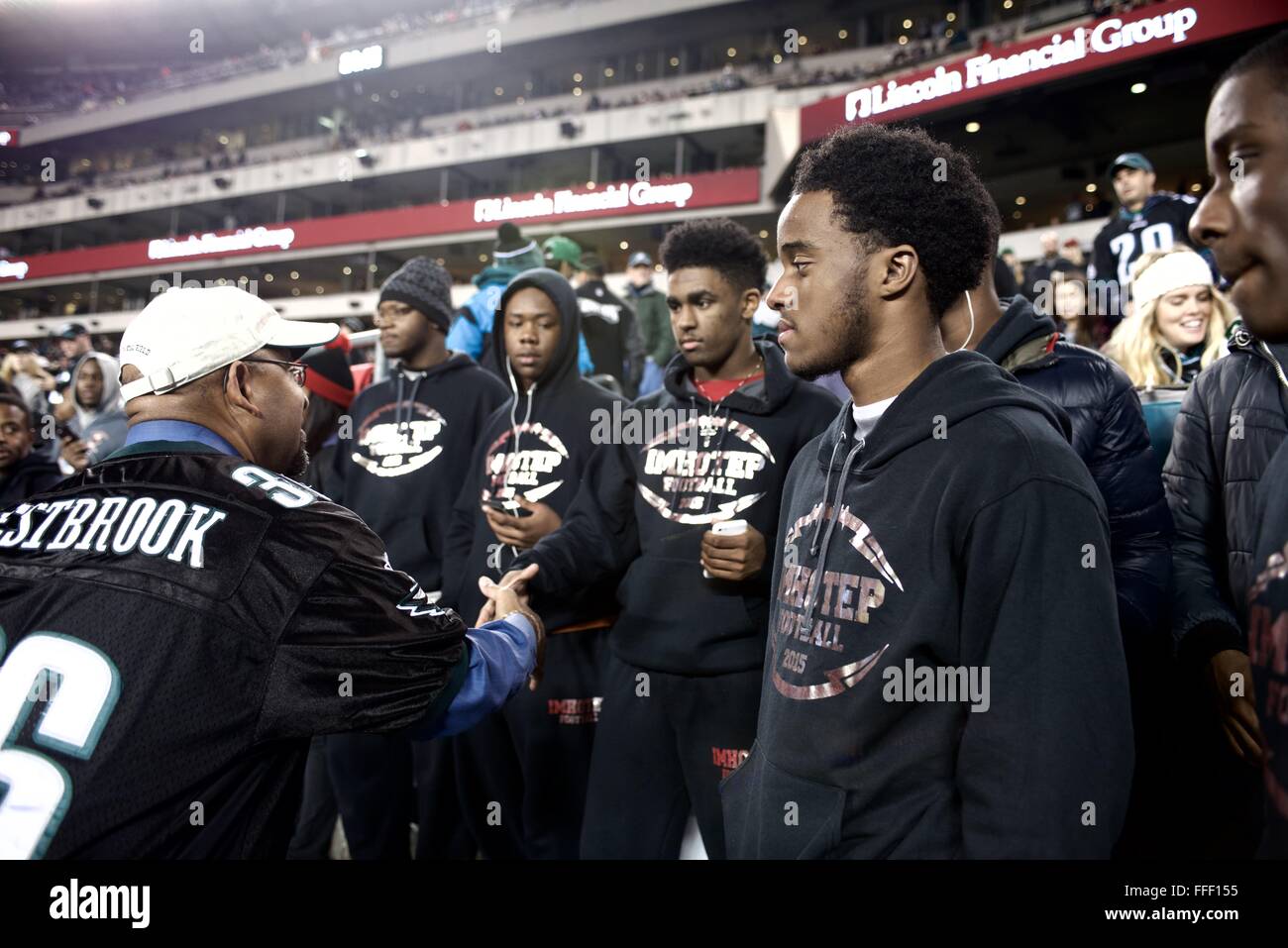 HS-Fußball-Staat und Pop Warner Nat "Champions besuchen der NFC East Div 26. Dezember 2015 Redskins vs. Adler Spiel in Philadelphia Stockfoto