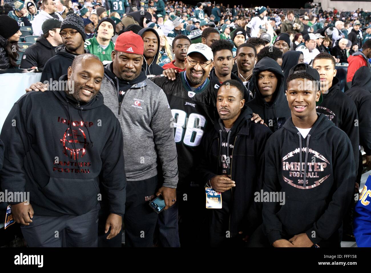 HS-Fußball-Staat und Pop Warner Nat "Champions besuchen der NFC East Div 26. Dezember 2015 Redskins vs. Adler Spiel in Philadelphia Stockfoto