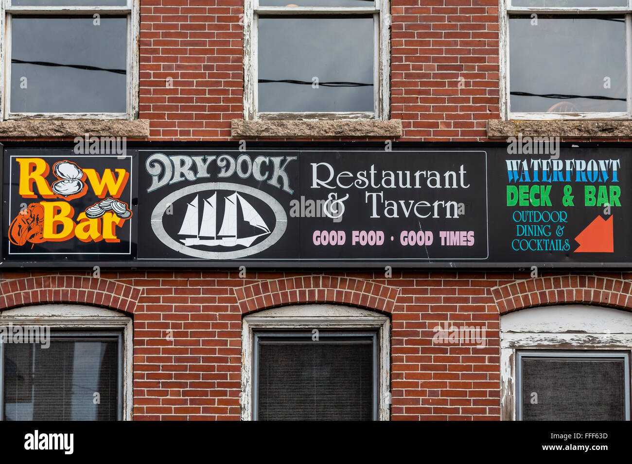 Melden Sie sich für die Dry Dock Restaurant und Taverne in Portland, Maine Stockfoto