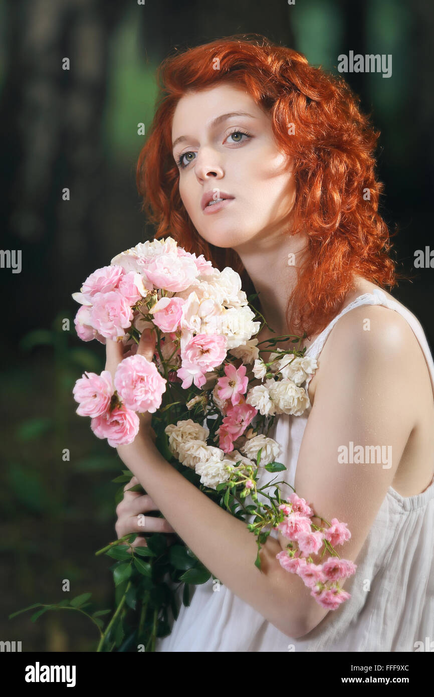 Romantische Retro-Porträt einer Frau schöne rote Haare Stockfoto