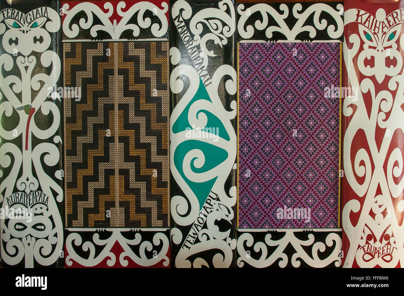 Maori Wand Dekoration bei Pakowhai Marae, Gisborne, Neuseeland Stockfoto